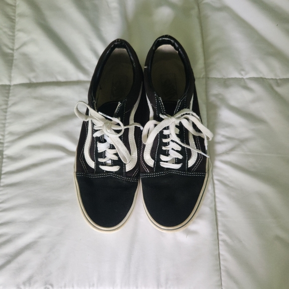Men's Black Vans - Picture 2 of 3